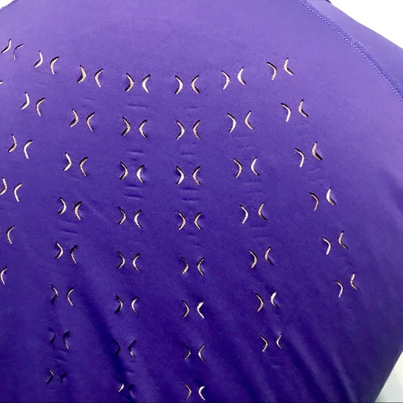 Eddie Bauer Workout Top Size Medium - Picture 8 of 8